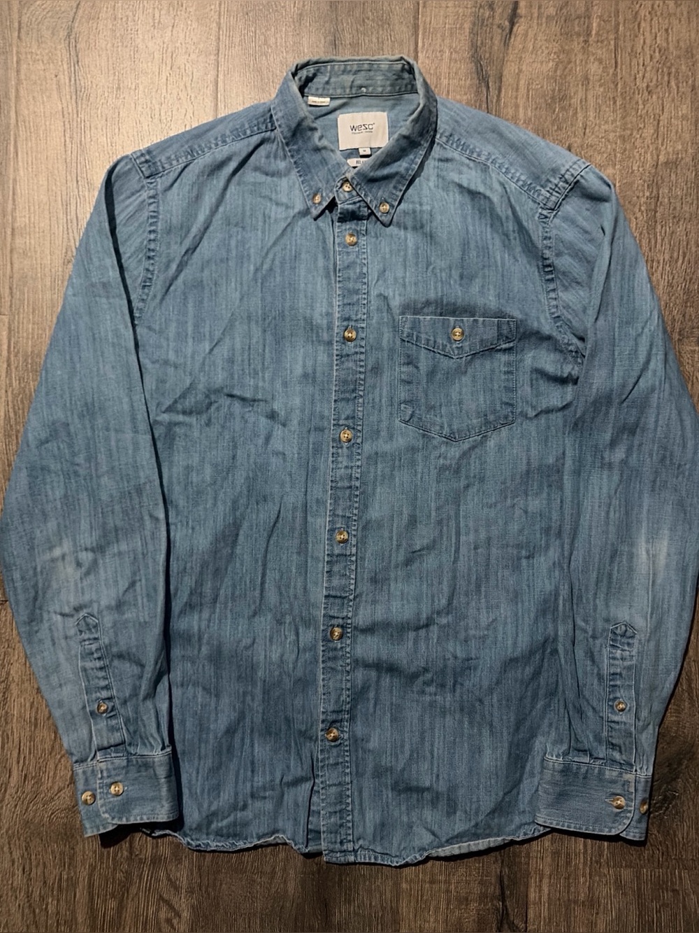 WeSC Light Wash Denim Button Down Shirt Relaxed Fit M